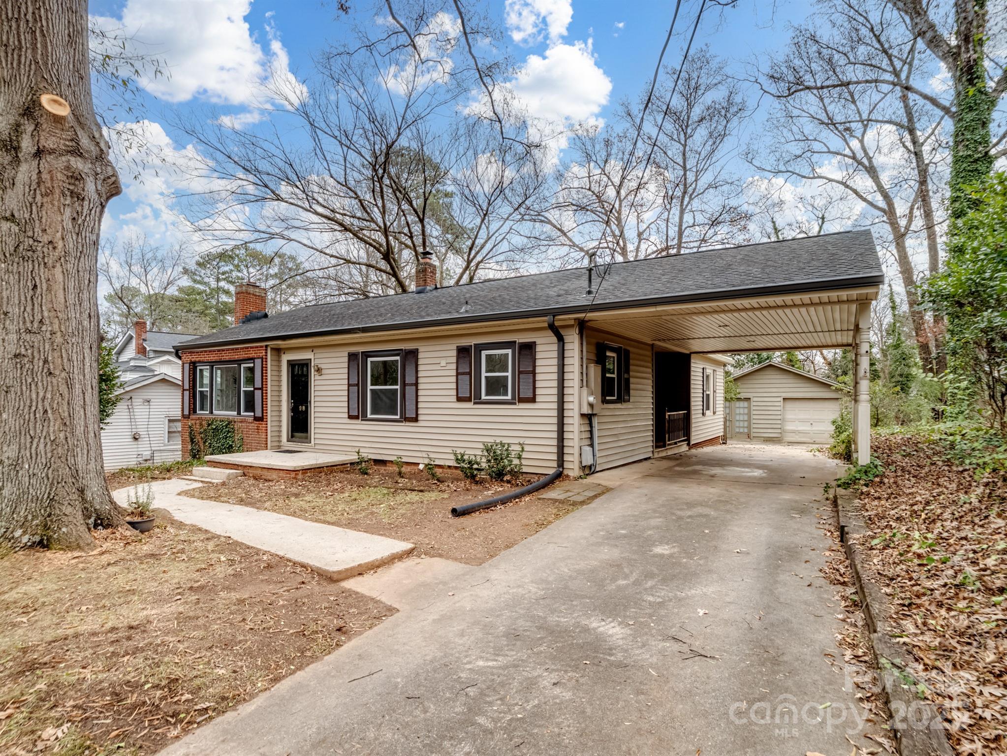 98 Winecoff Avenue NE