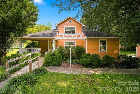 Photo of 717 2nd Street Place SW, Conover, NC 28613 (MLS # 4420302)