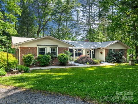 2622 Kanuga Pines Drive Hendersonville NC 28739