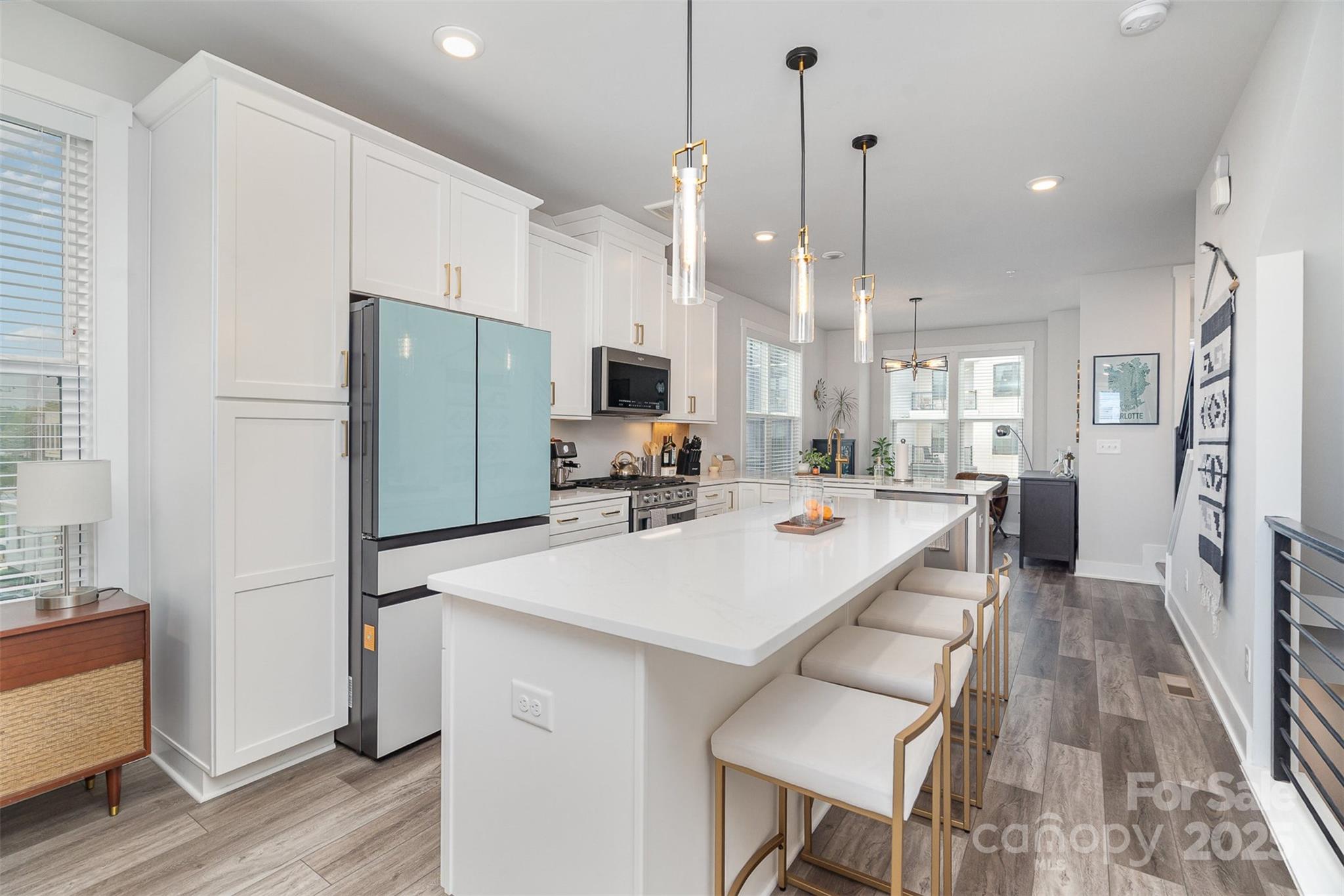 631 W Tremont Avenue