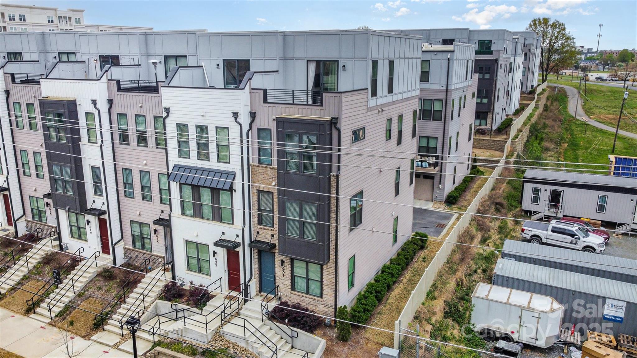 631 W Tremont Avenue