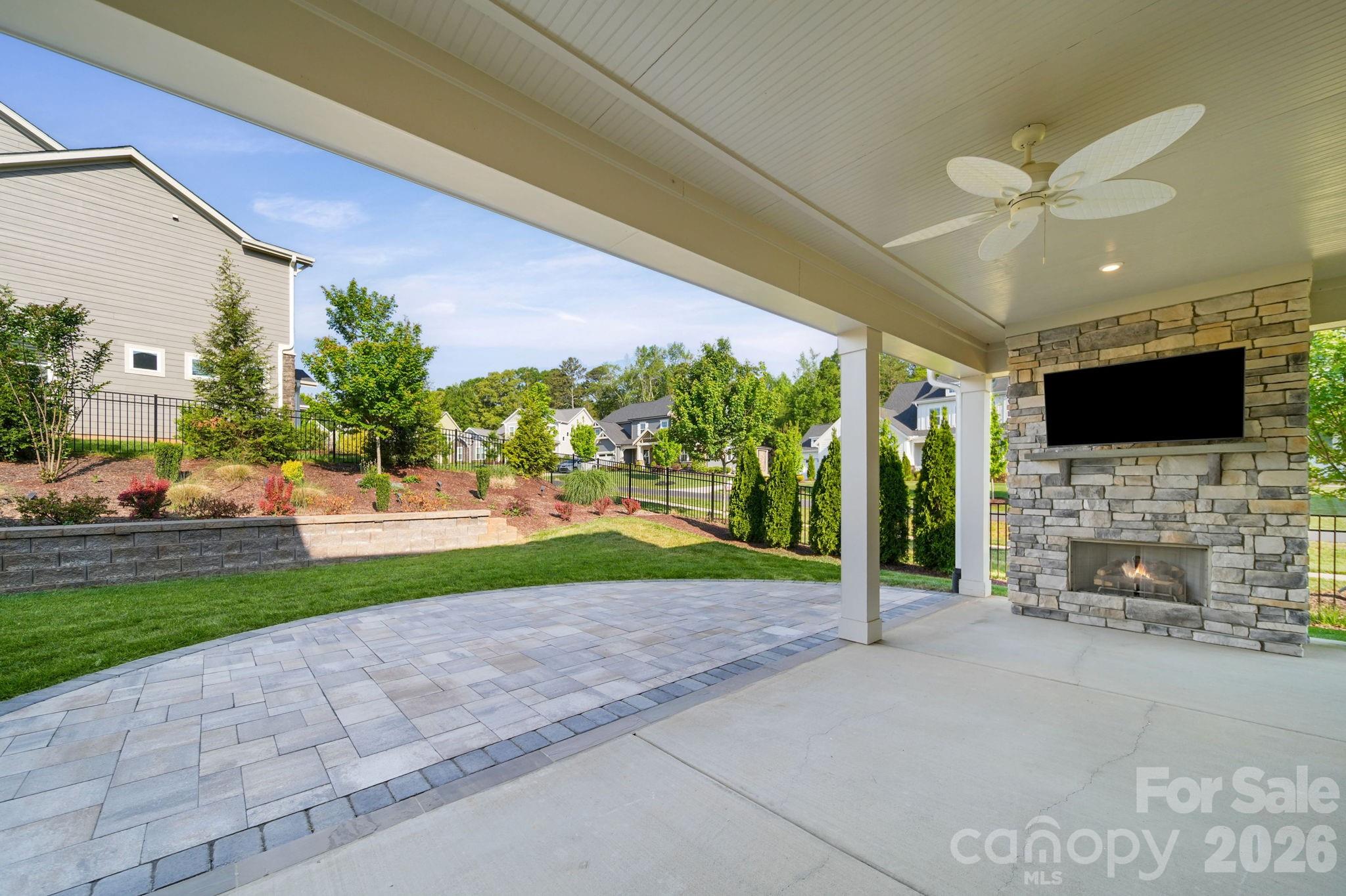 Hollins Grove - Residential