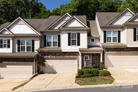 Townhouse in Charlotte NC 2528 Royal York Avenue.jpg