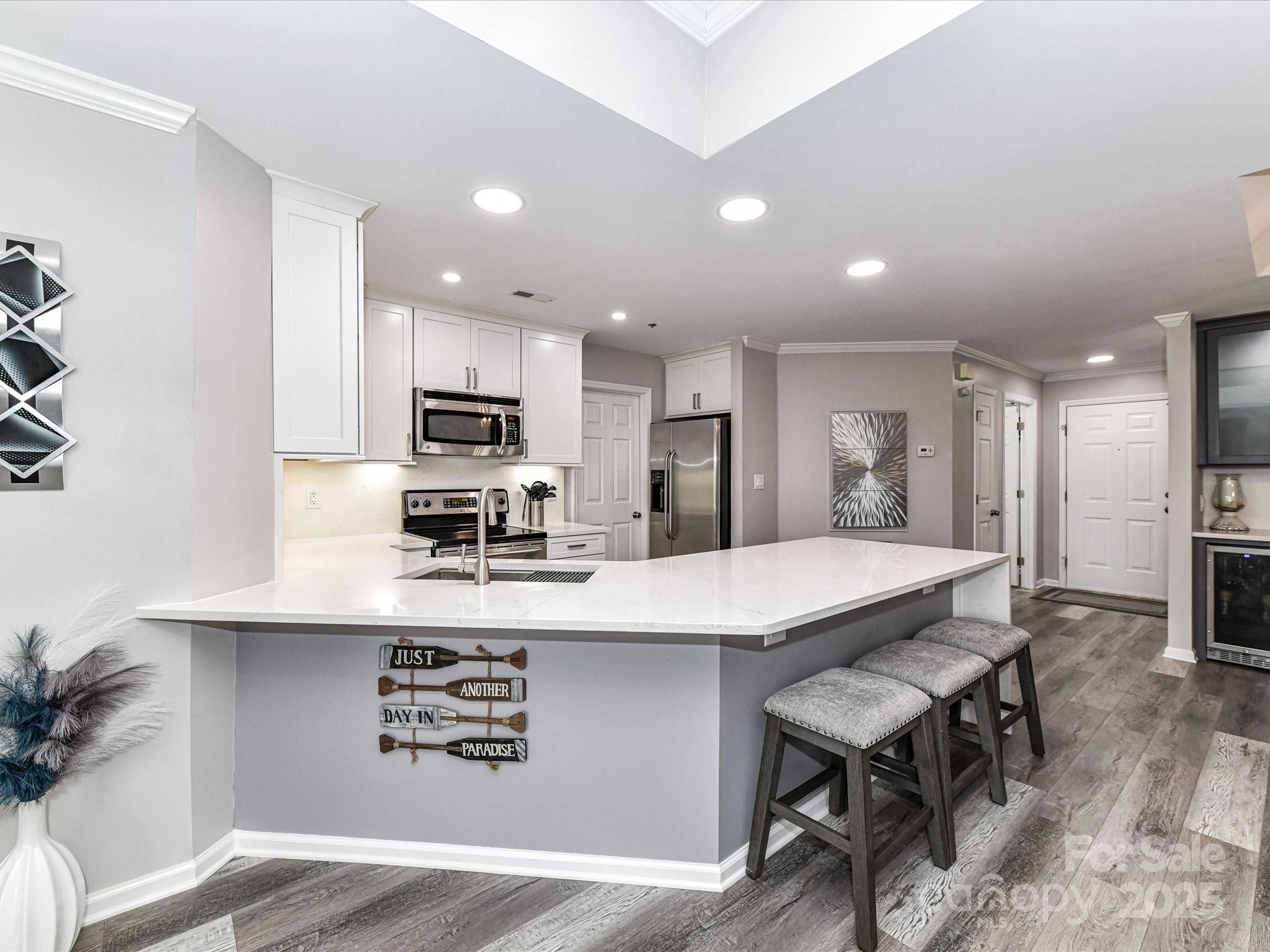 18589 Vineyard Point Lane