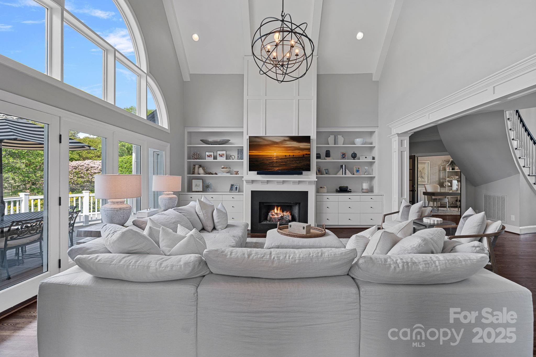 The Peninsula - Residential