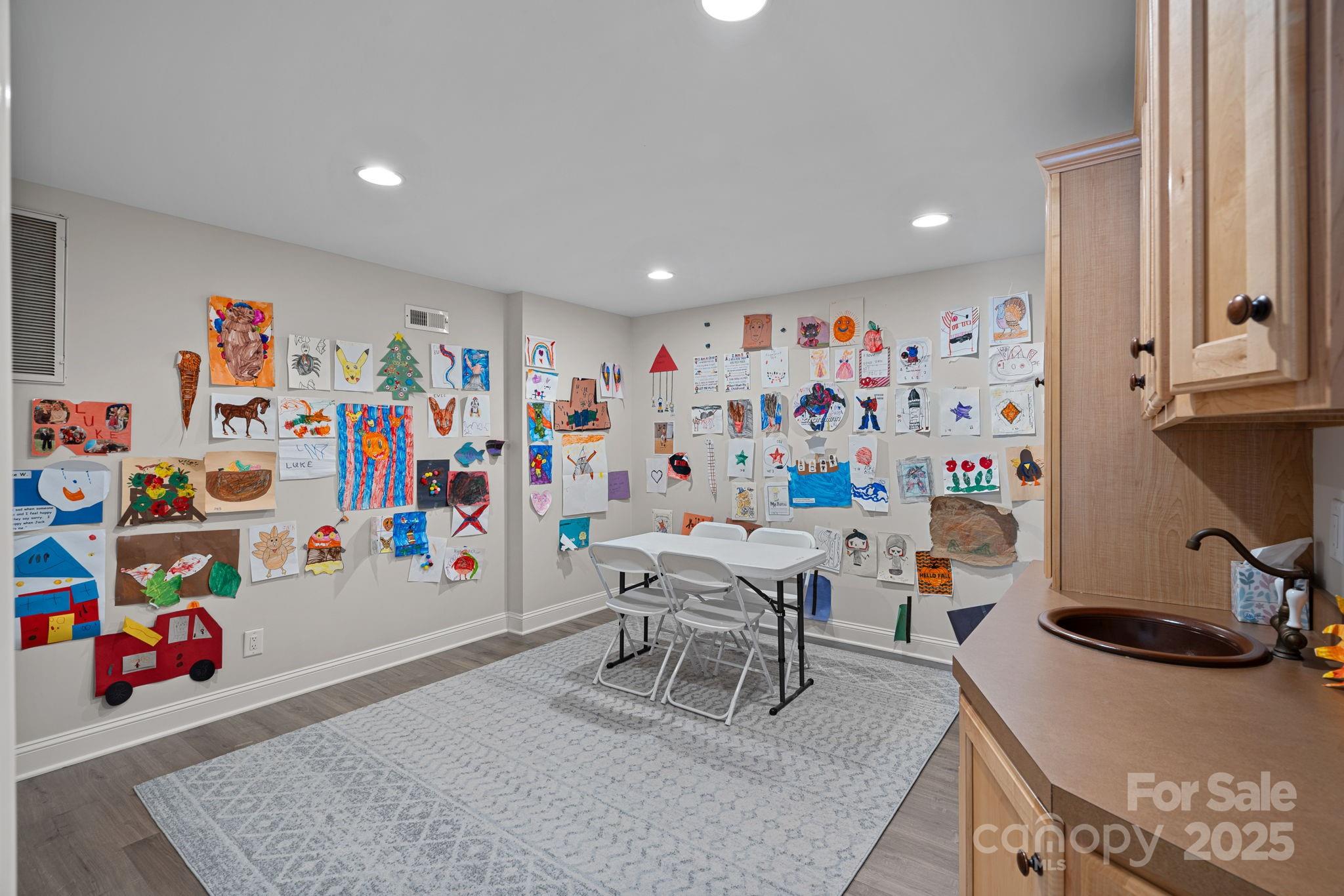 The Peninsula - Residential