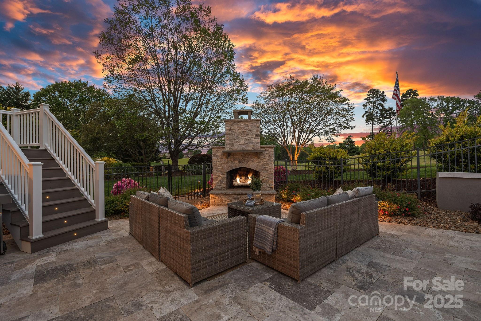 The Peninsula - Residential