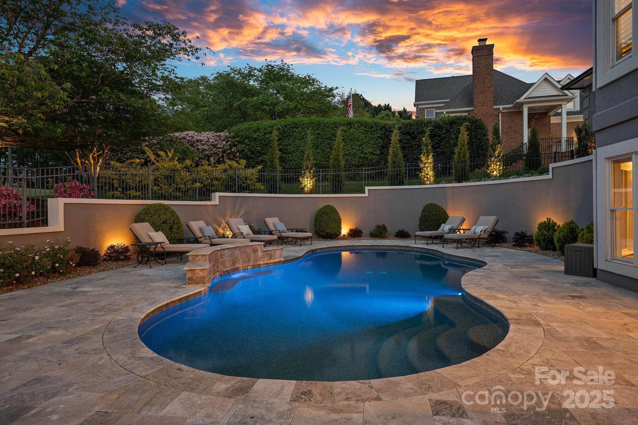 The Peninsula - Residential