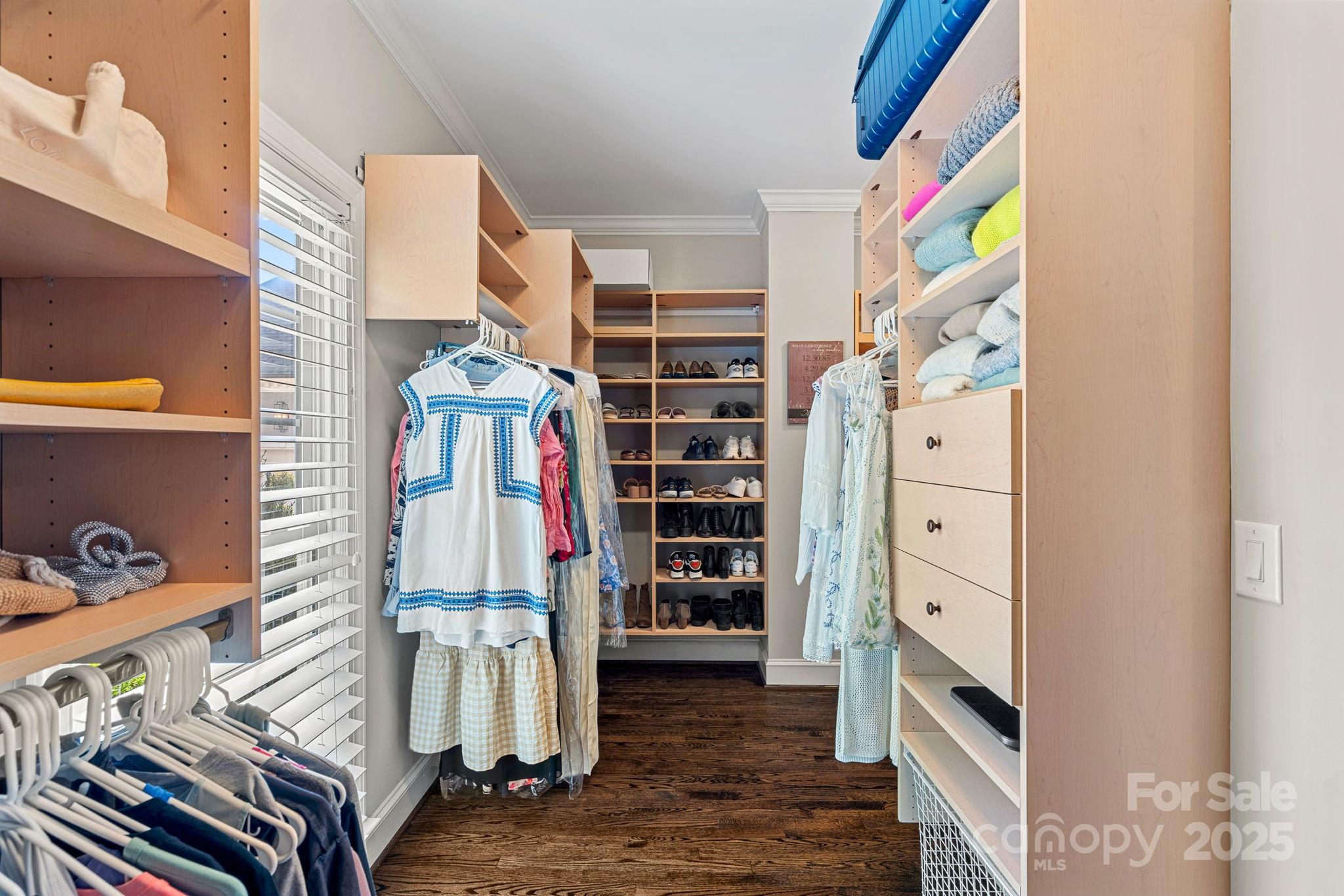 The Peninsula - Residential