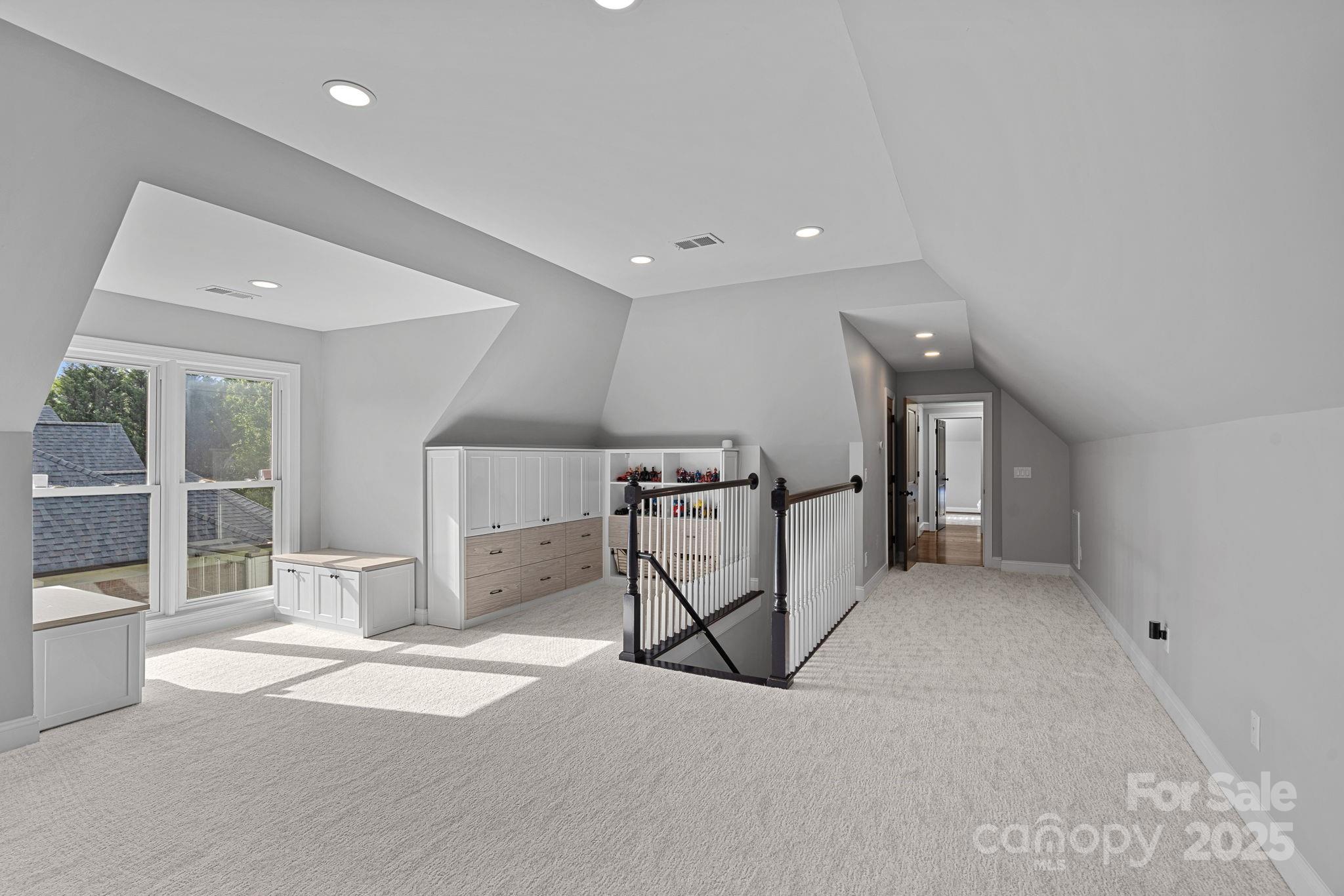 The Peninsula - Residential