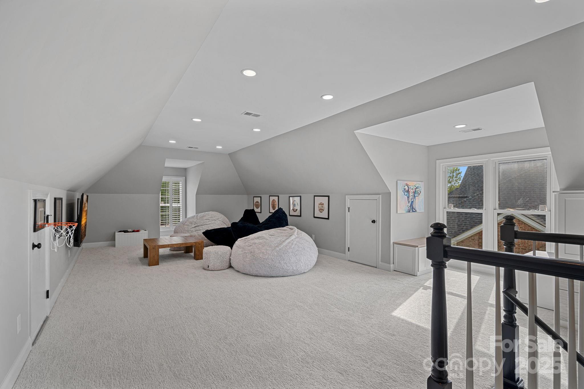 The Peninsula - Residential