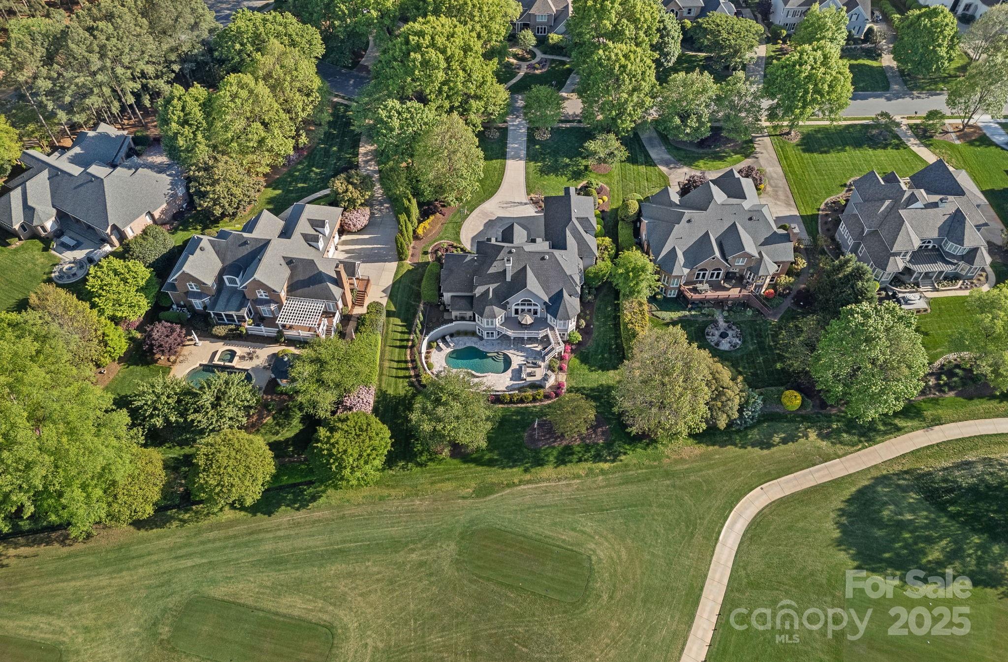 The Peninsula - Residential