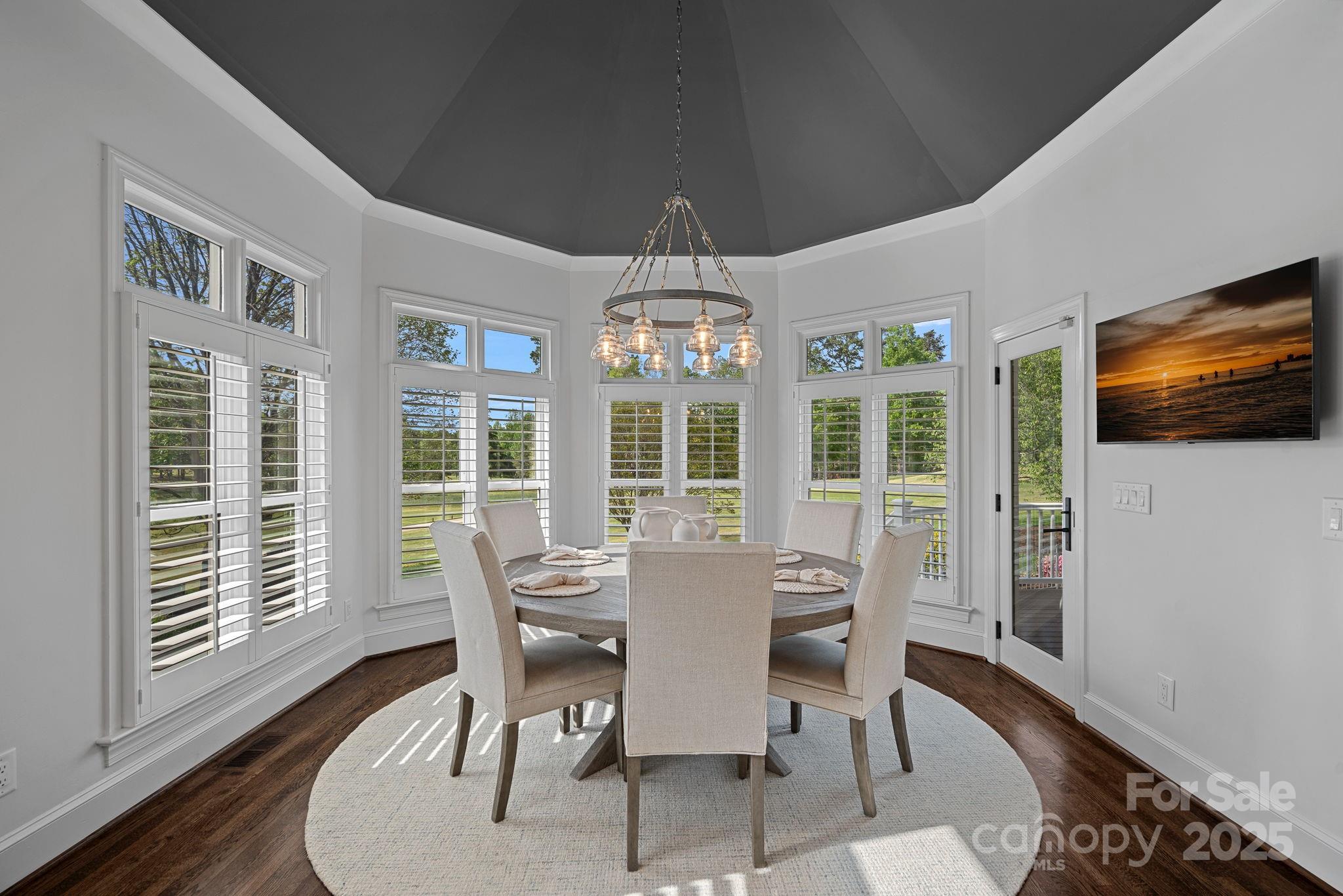 The Peninsula - Residential