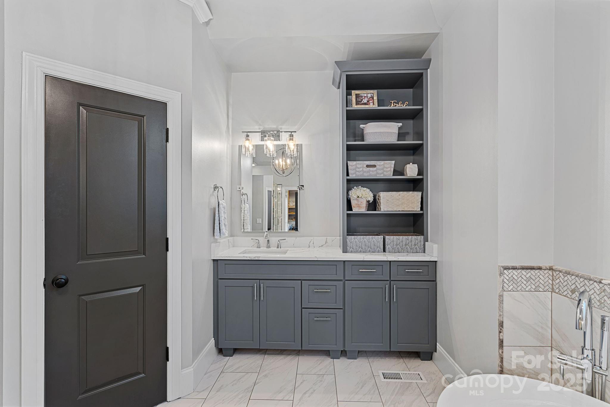 The Peninsula - Residential