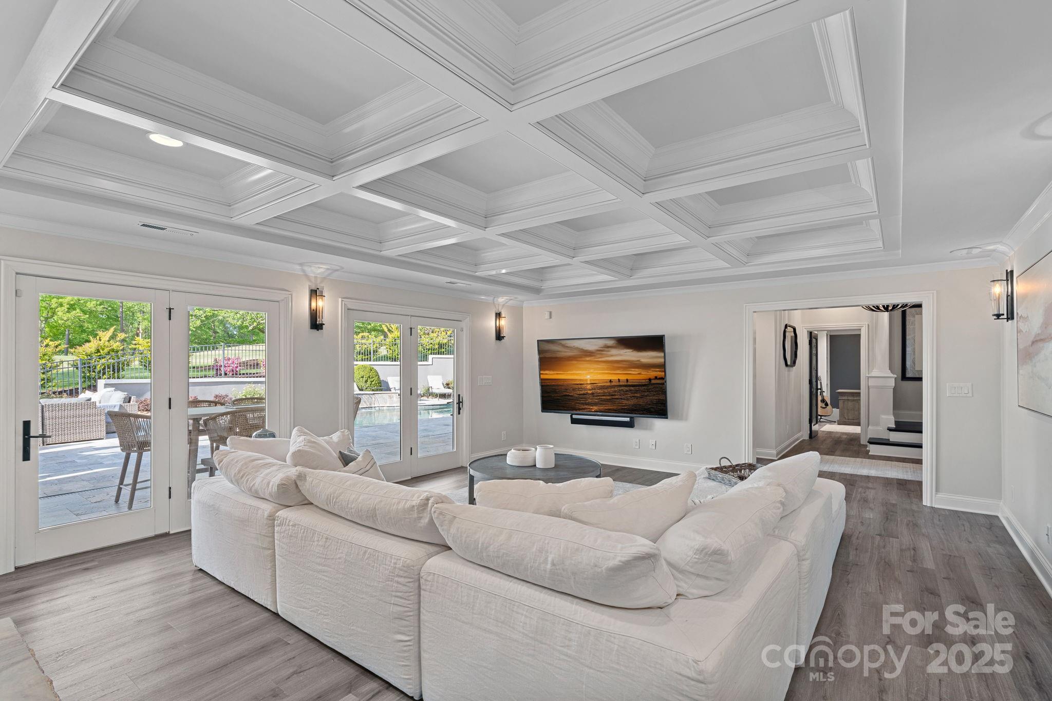 The Peninsula - Residential