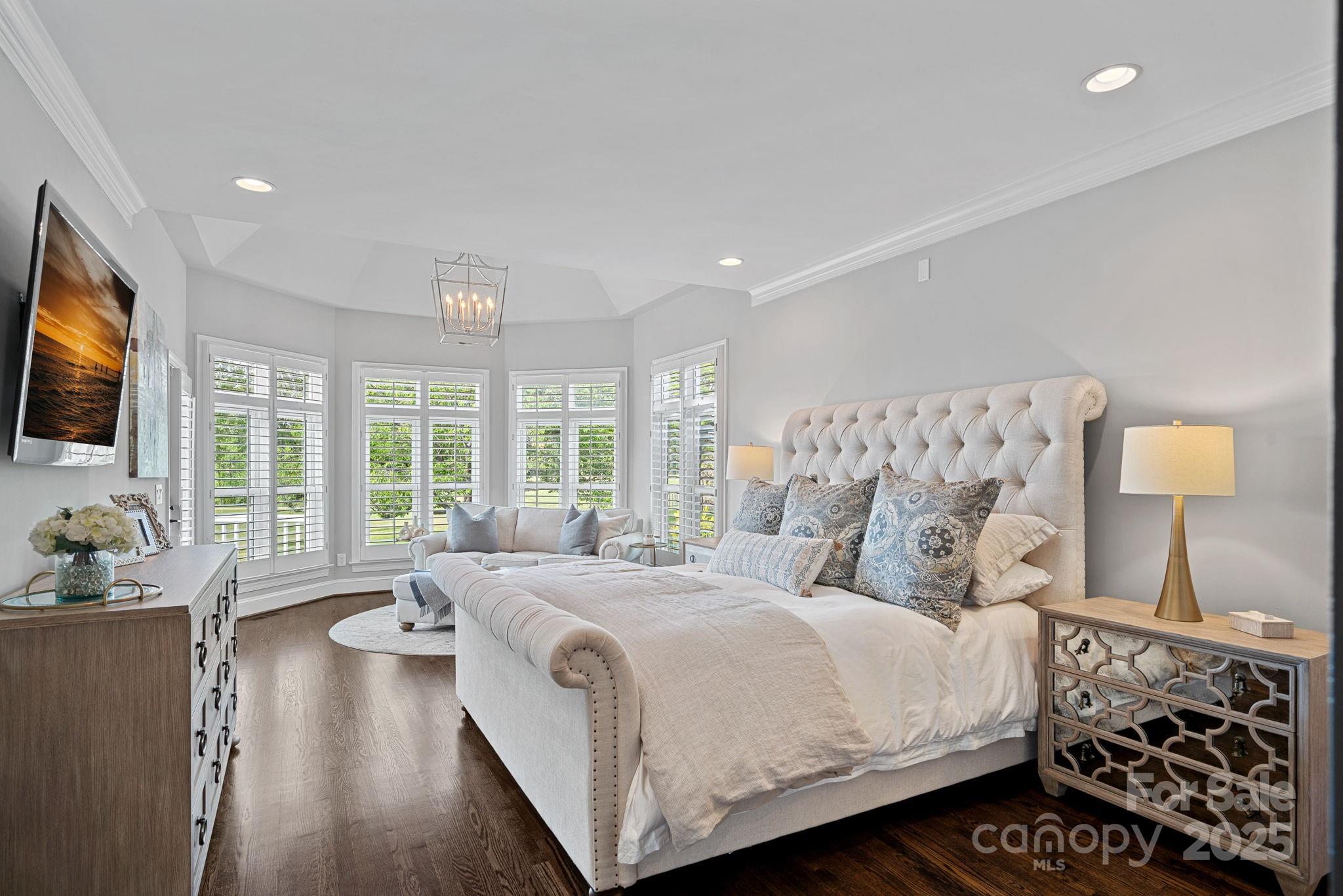 The Peninsula - Residential