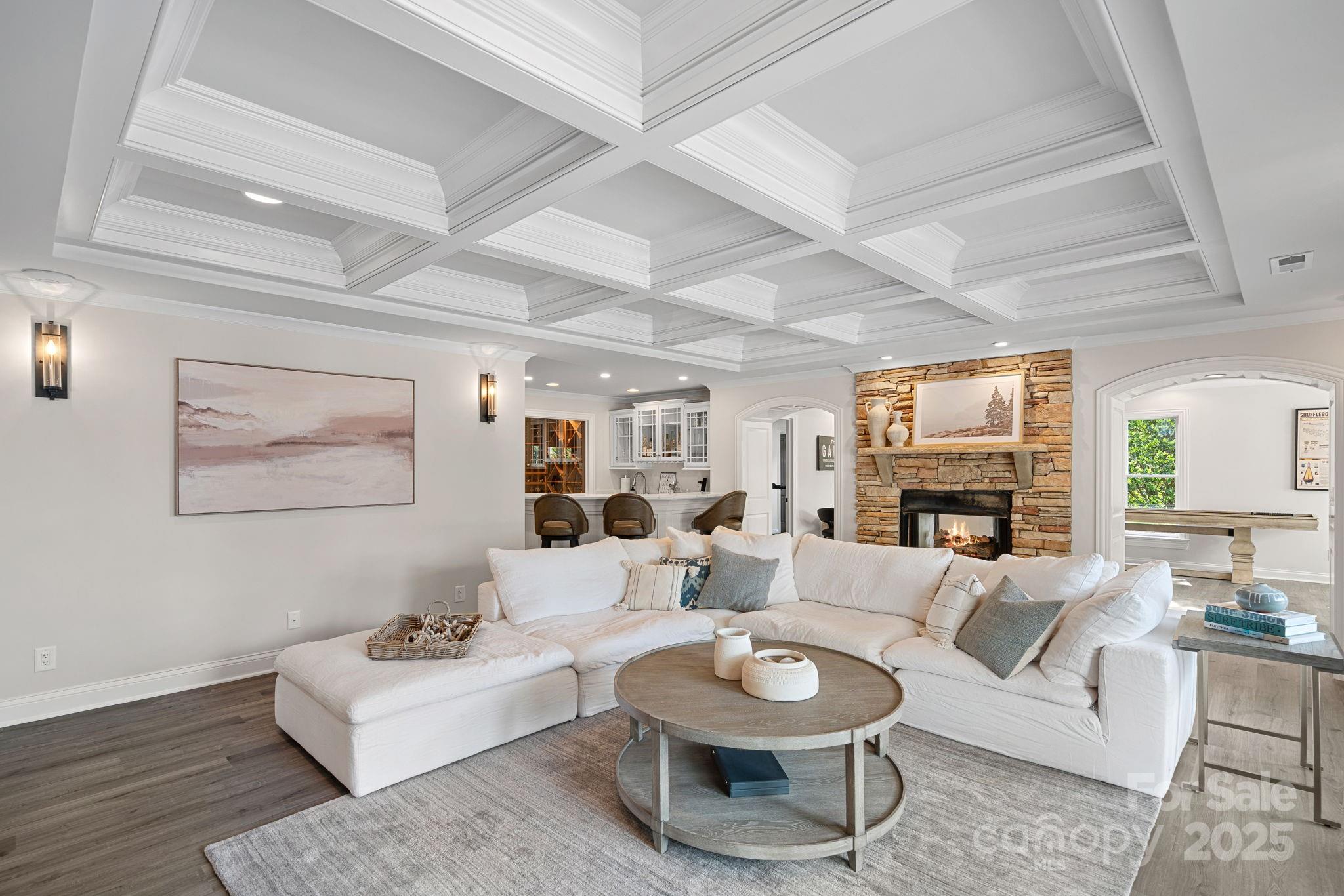 The Peninsula - Residential