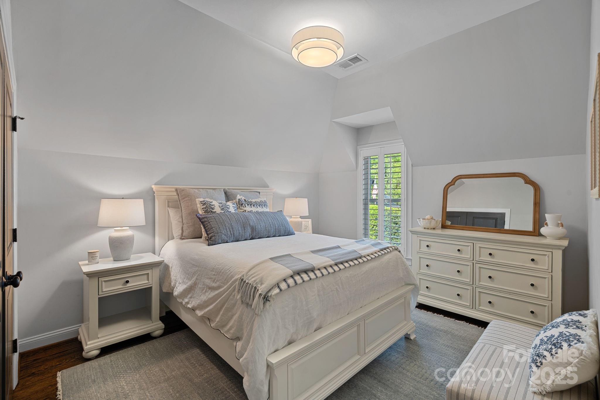 The Peninsula - Residential