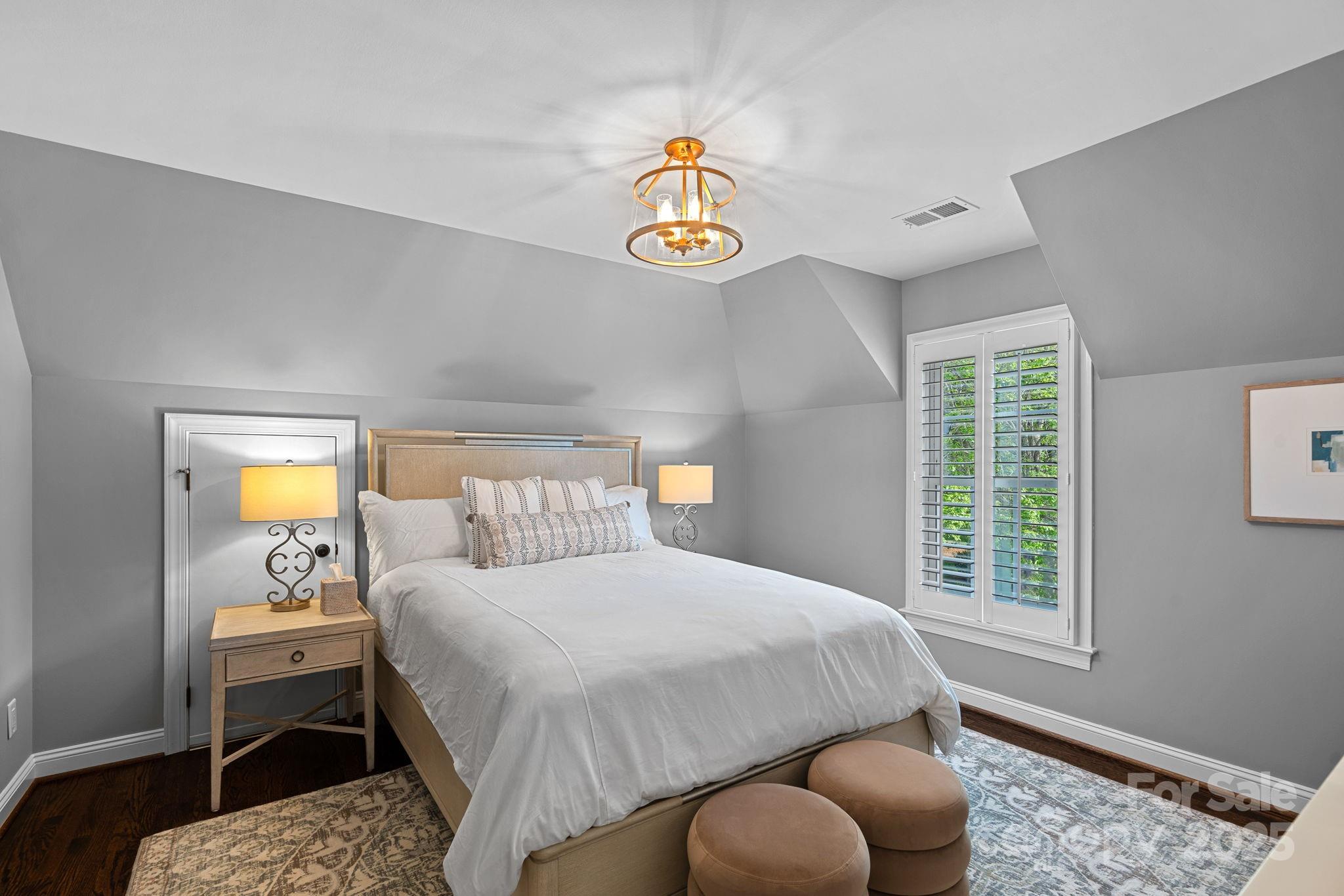 The Peninsula - Residential