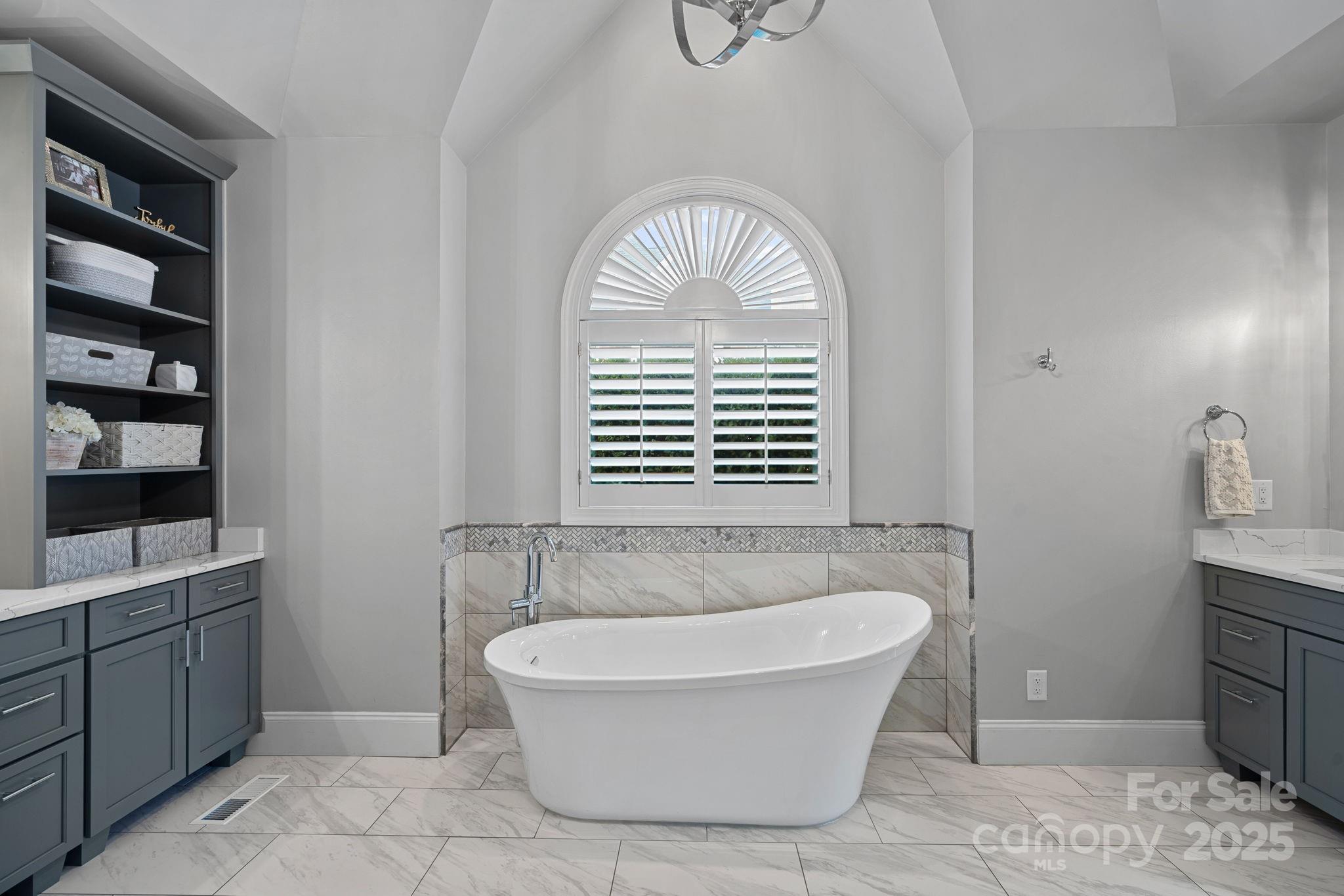 The Peninsula - Residential