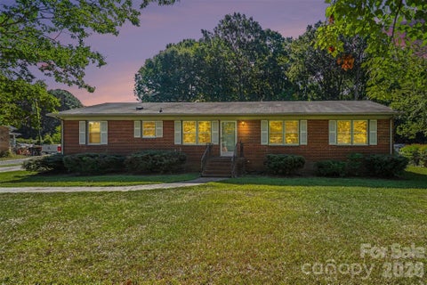 Photo of 1204 Vickie Lane, Matthews, NC 28104 (MLS # 4429467)