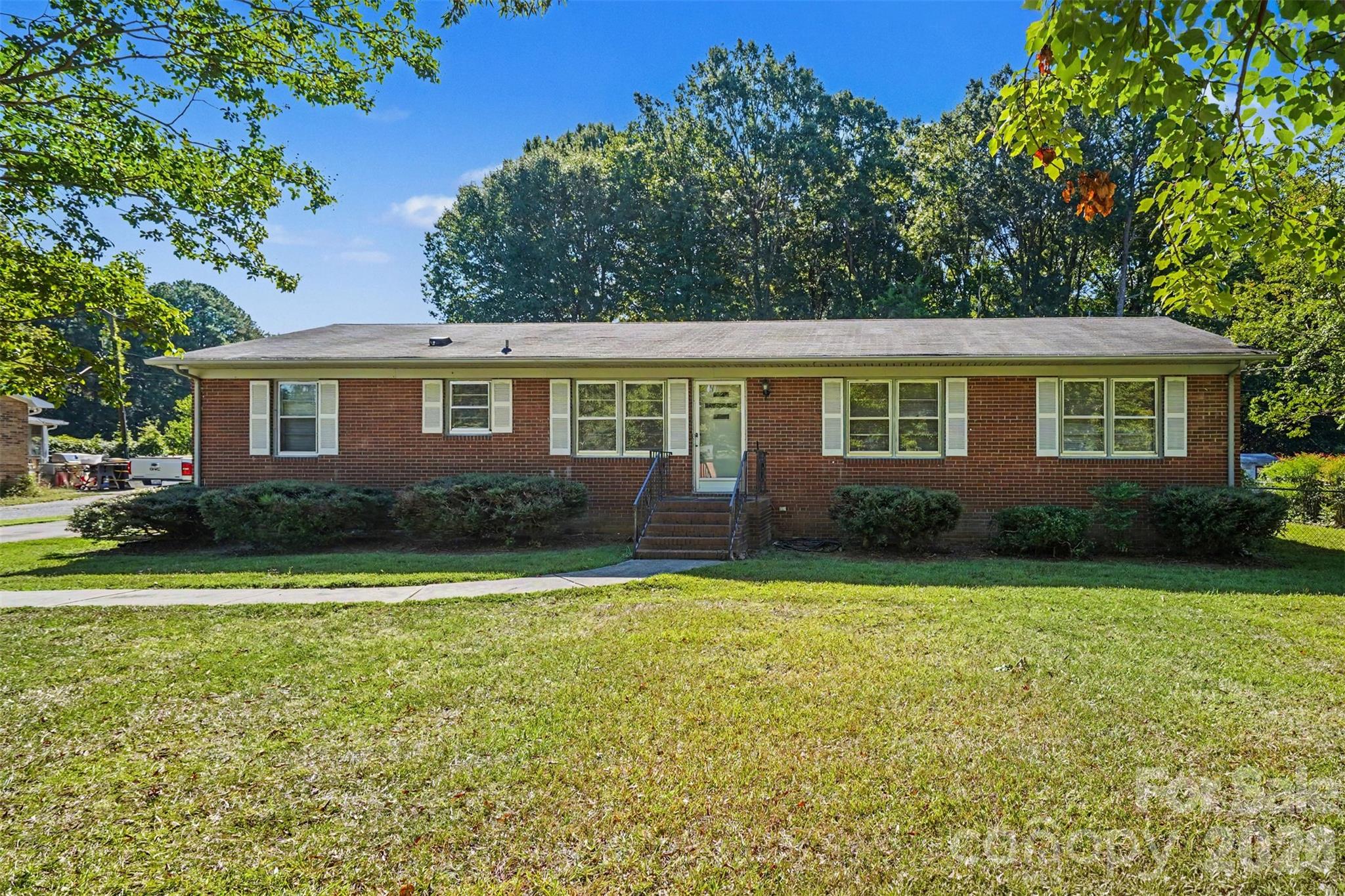 1204 Vickie Lane