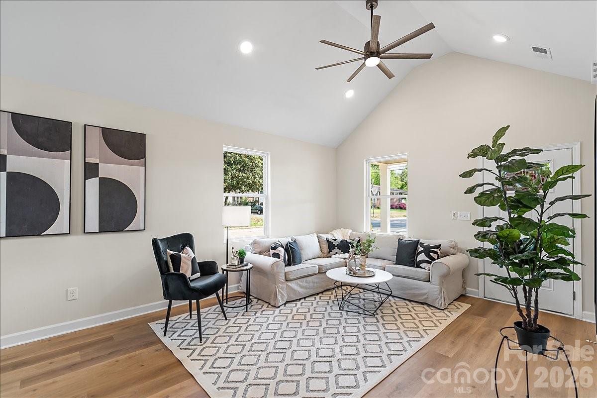 1129 3rd Street