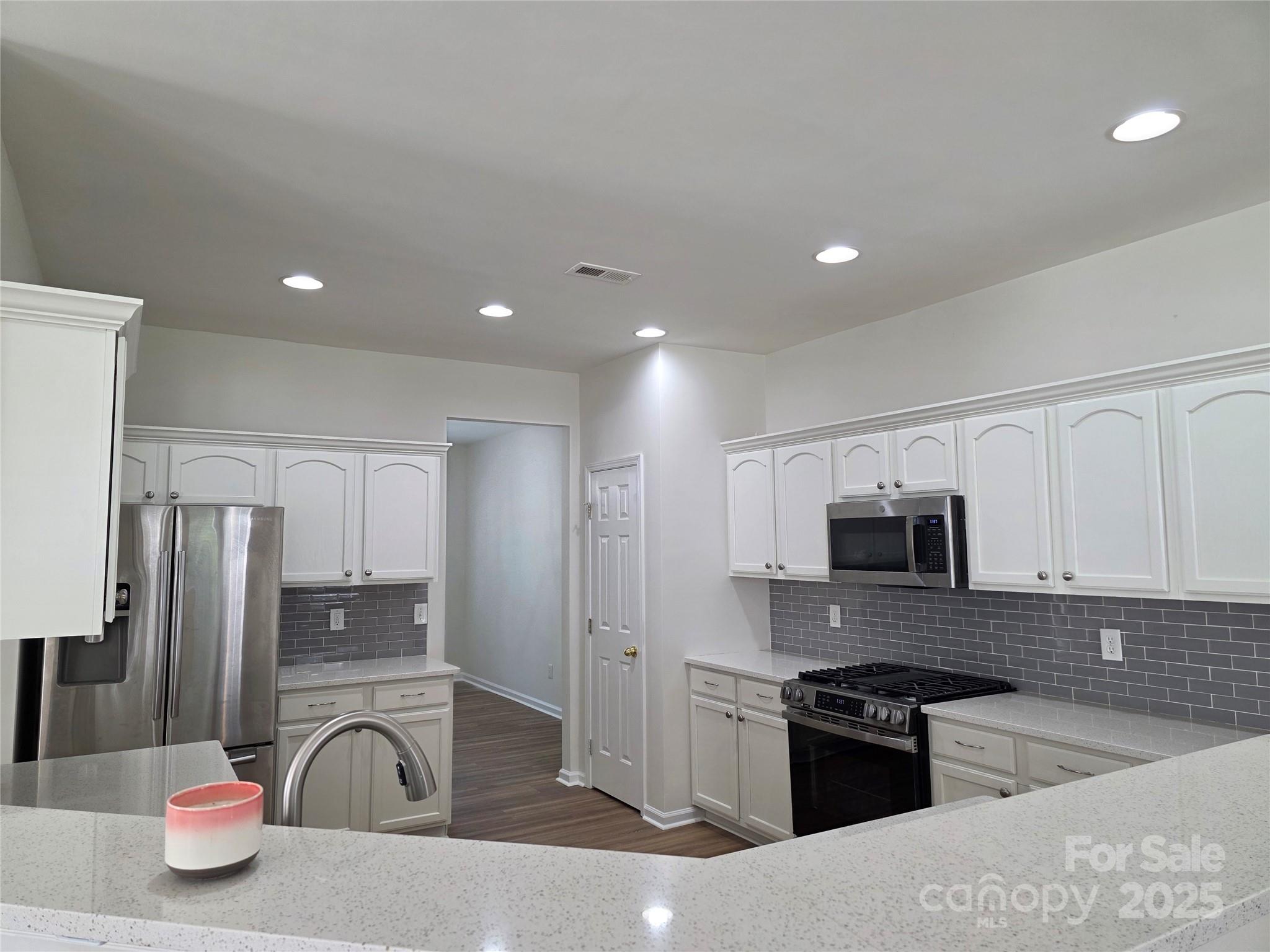 6836 Olmsford Drive