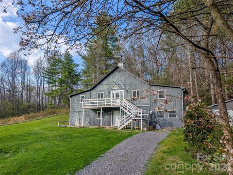 65 Happy Hollow Road Green Mountain NC 28740