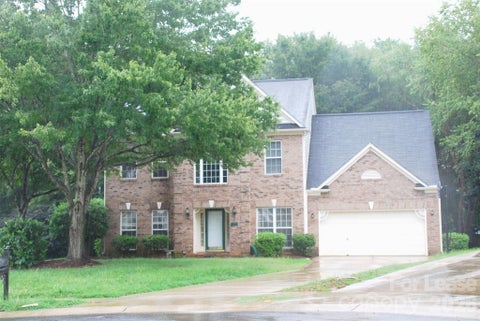 Photo of 733 Meadow Lake Drive, Matthews, NC 28105 (MLS # 4420359)