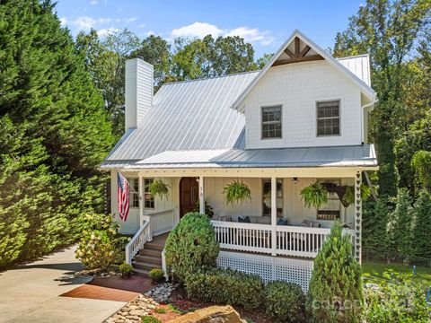 18 Oak Springs Drive Arden NC 28704