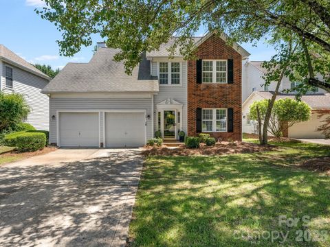 Photo of 6208 Harburn Forest Drive, Charlotte, NC 28269 (MLS # 4380021)