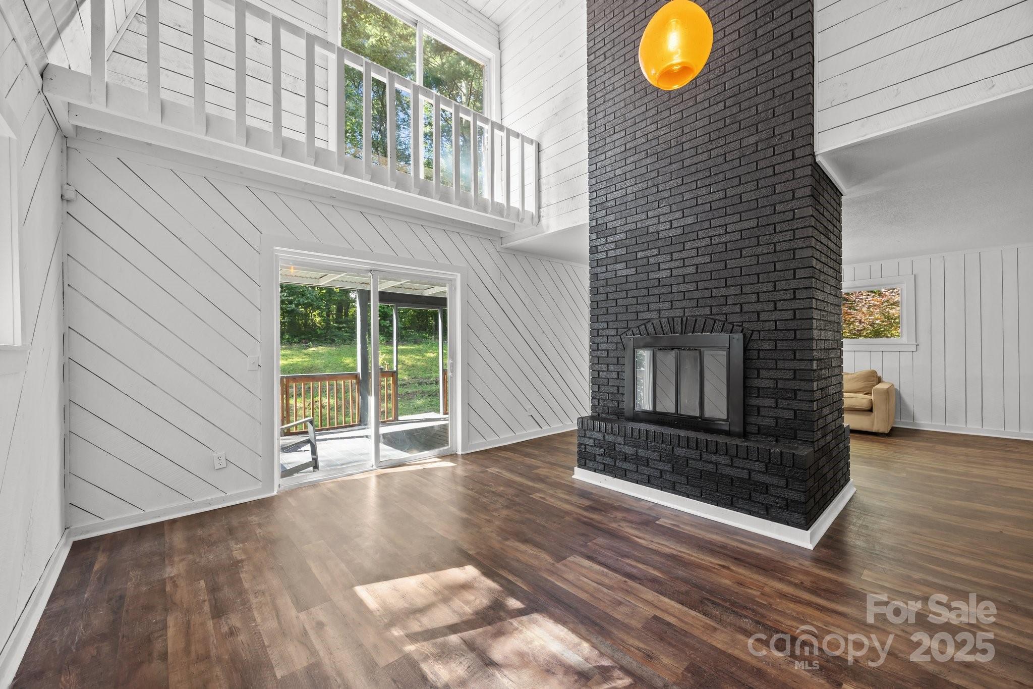 3276 Howard Gap Road