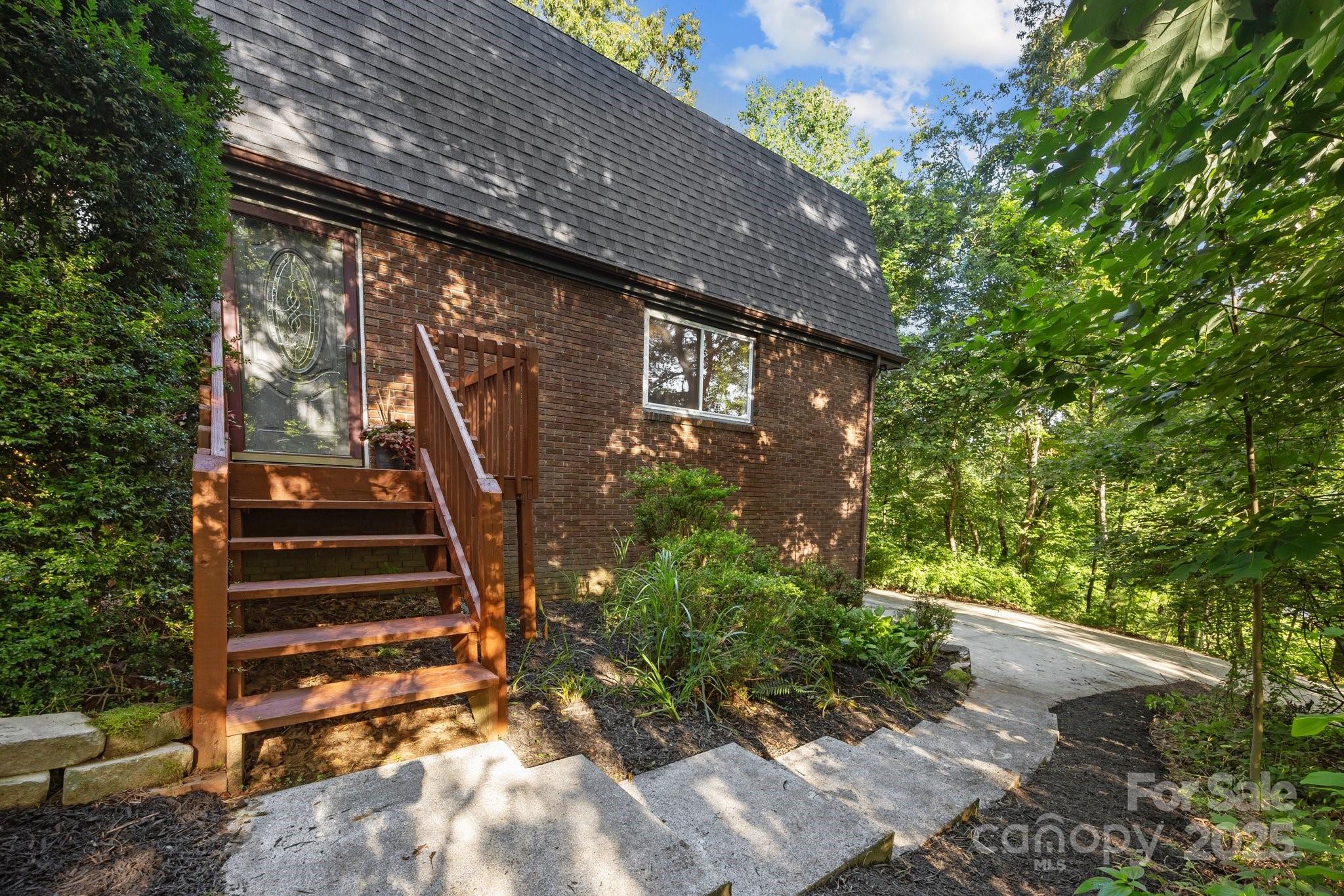 3276 Howard Gap Road