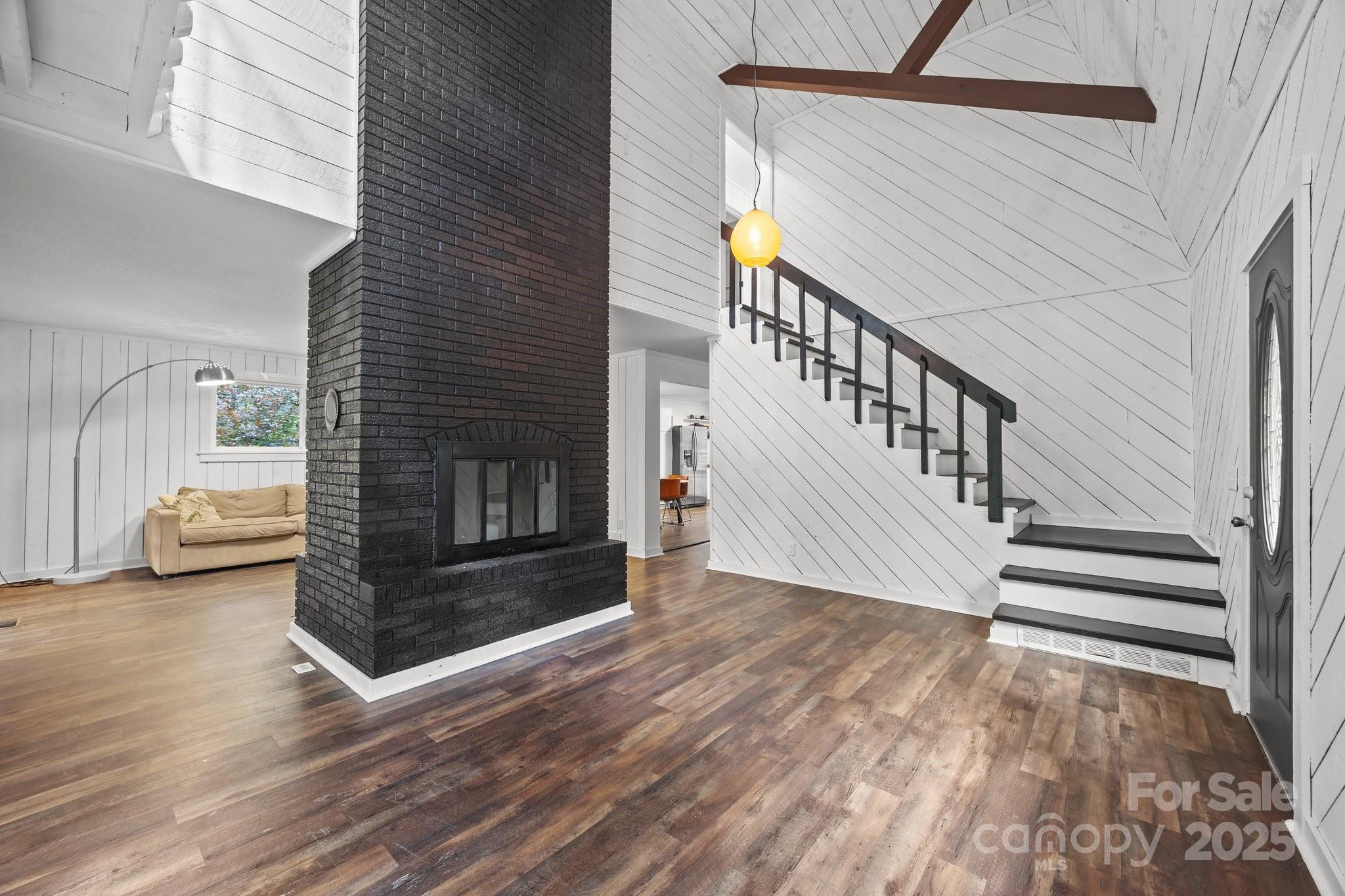3276 Howard Gap Road
