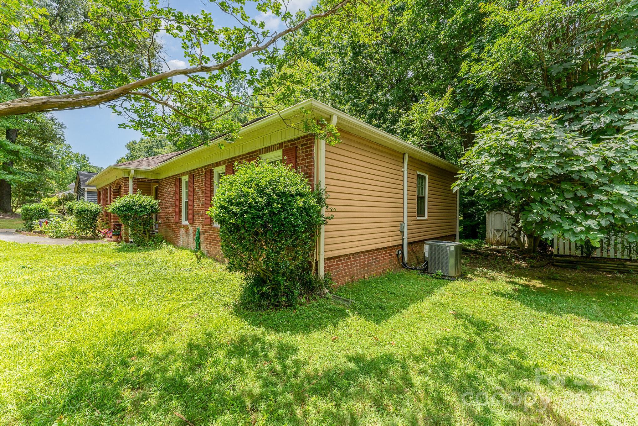429 Sunnywood Lane