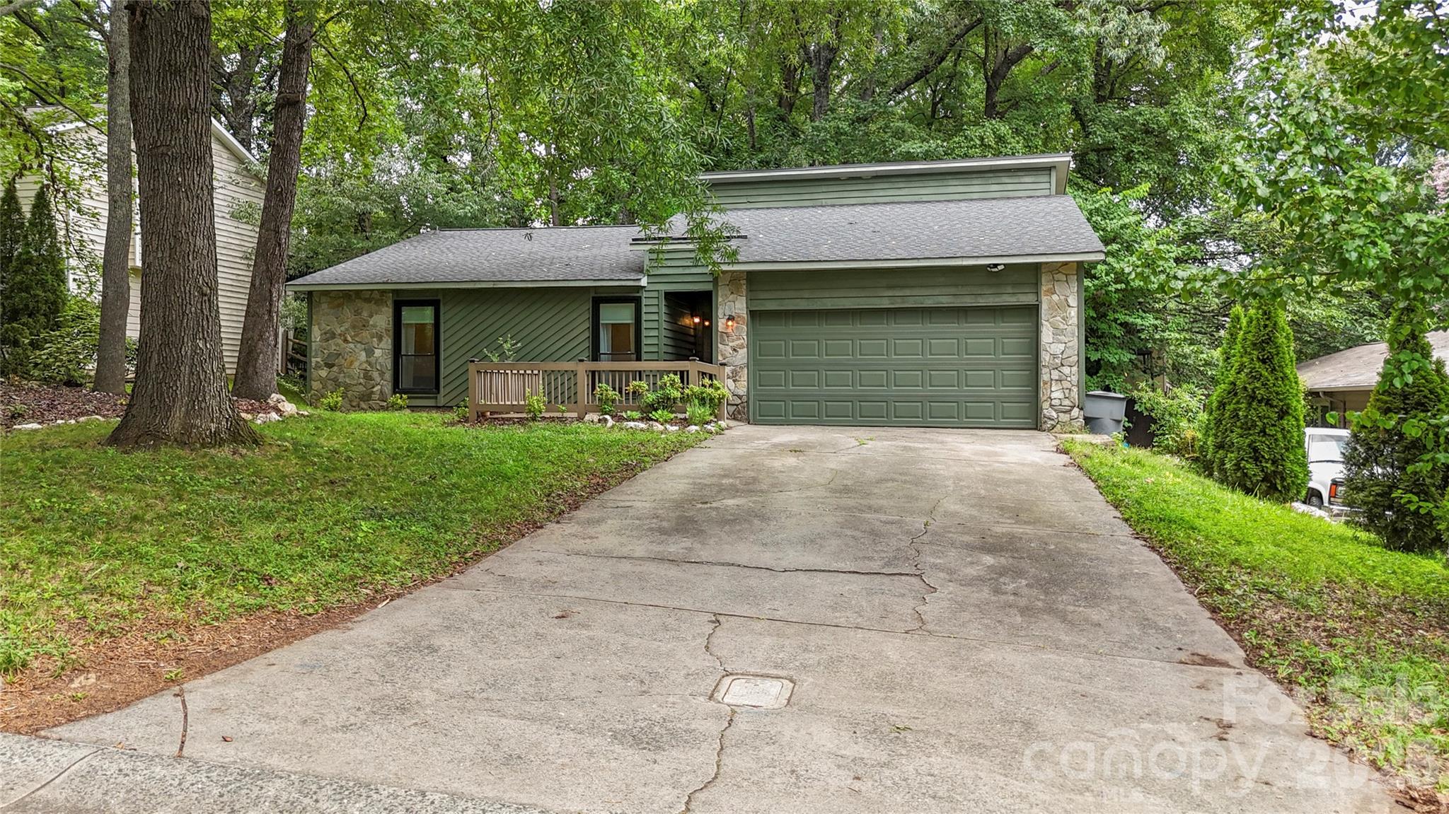 4607 Cricklewood Lane