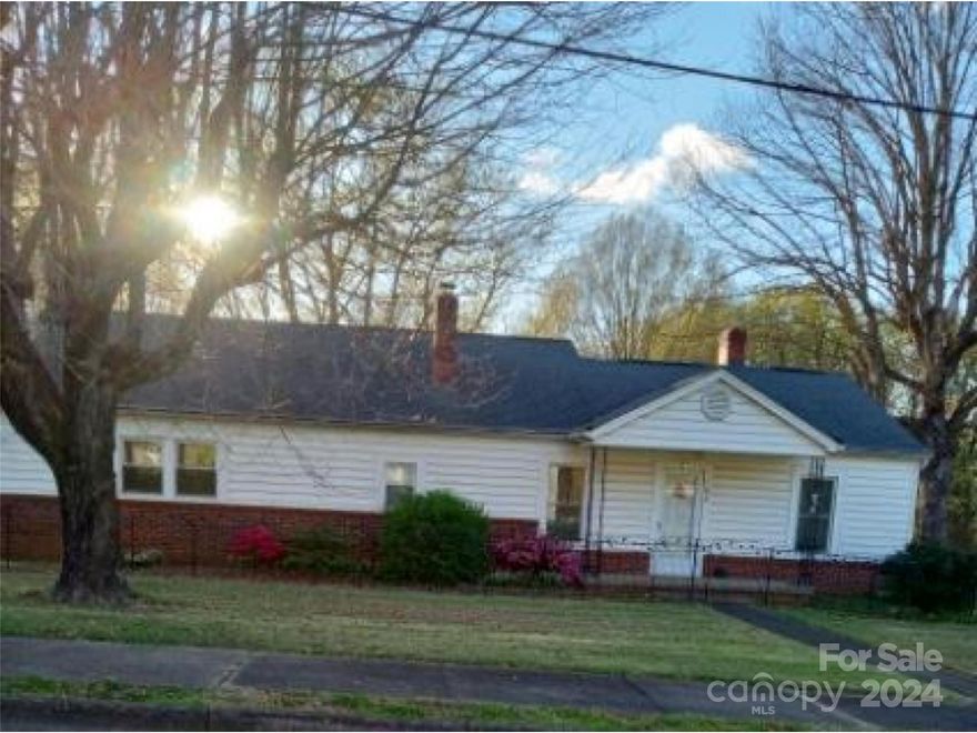 This 3 bedroom 2 bath home is ready for new memories to be made! Nested in an enjoyable neighborhood, and minutes from local attractions, public transportation, and public park. Excellent school systems. Carport makes parking hassle free. The sunroom is the perfect area for relaxation. Upstairs you will find a large bonus room. Don't miss this great opportunity and don't be the last to schedule your visit today!