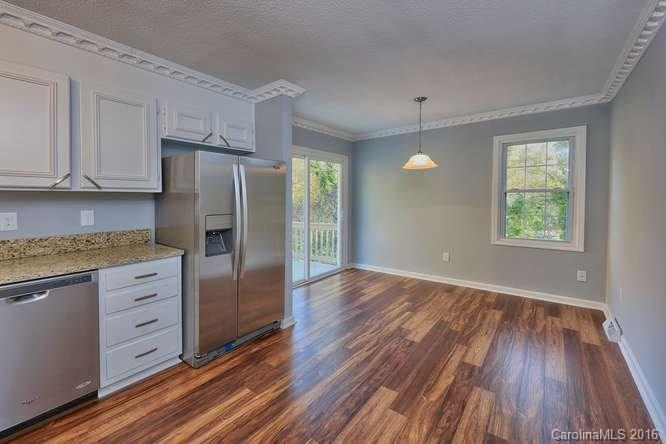 Country Knoll - Residential