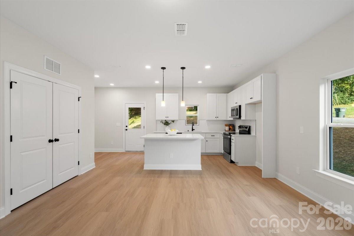 103 High Avenue SW