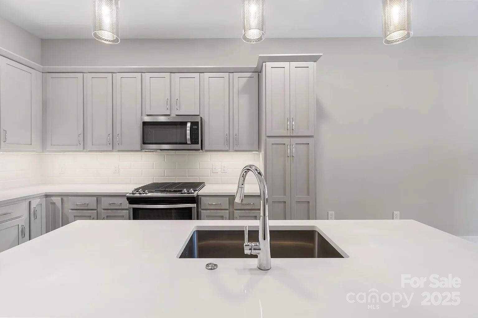 2401 Euclid Avenue 103