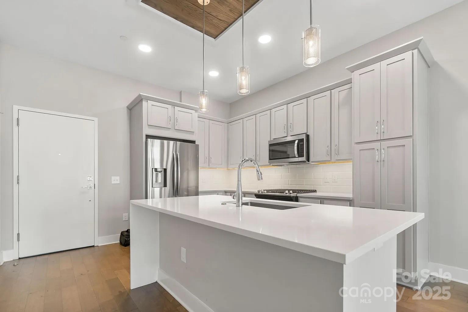 2401 Euclid Avenue 103