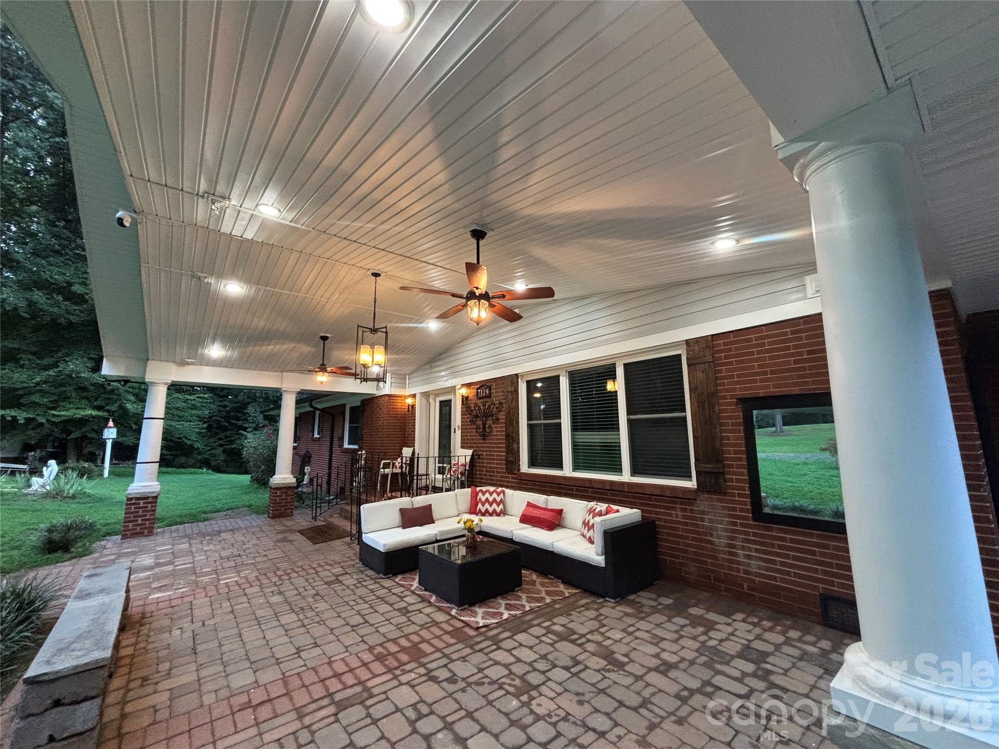 7124 Ridge Lane Road