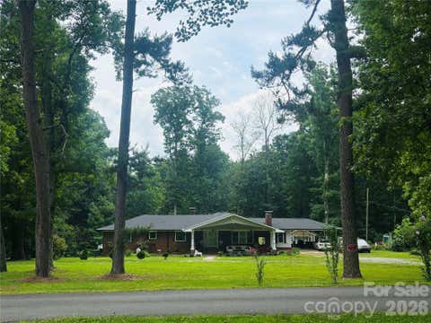 Photo of 7124 Ridge Lane Road, Charlotte, NC 28262 (MLS # 4411281)