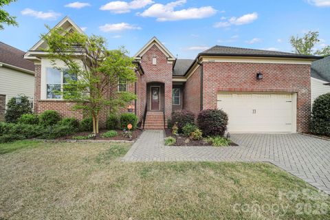 Photo of 16408 Cozy Cove Road, Charlotte, NC 28278 (MLS # 4356132)