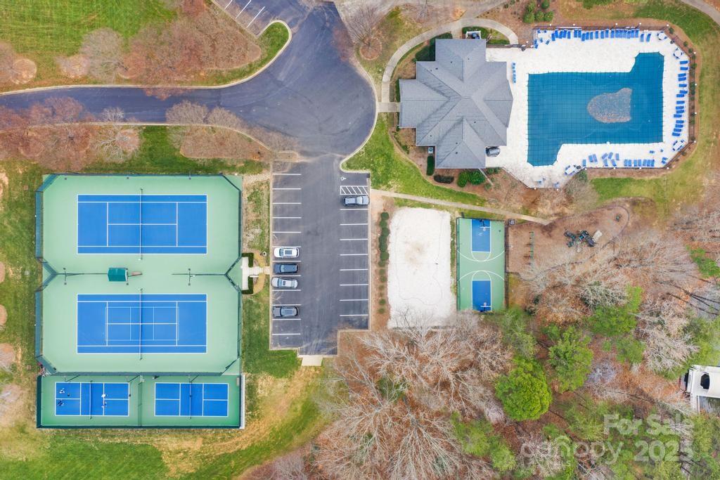 126 Lake Spring Loop