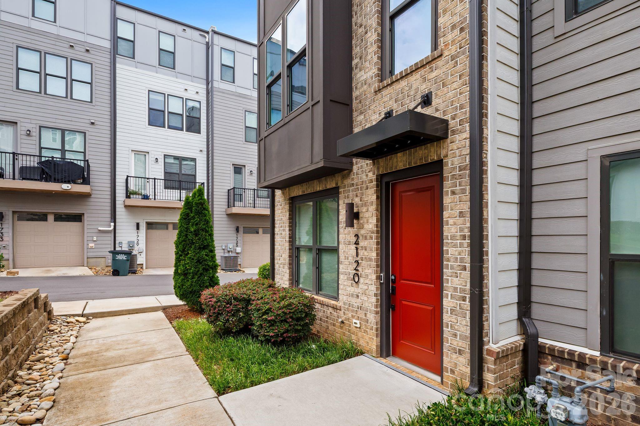 2120 Terwilliger Terrace