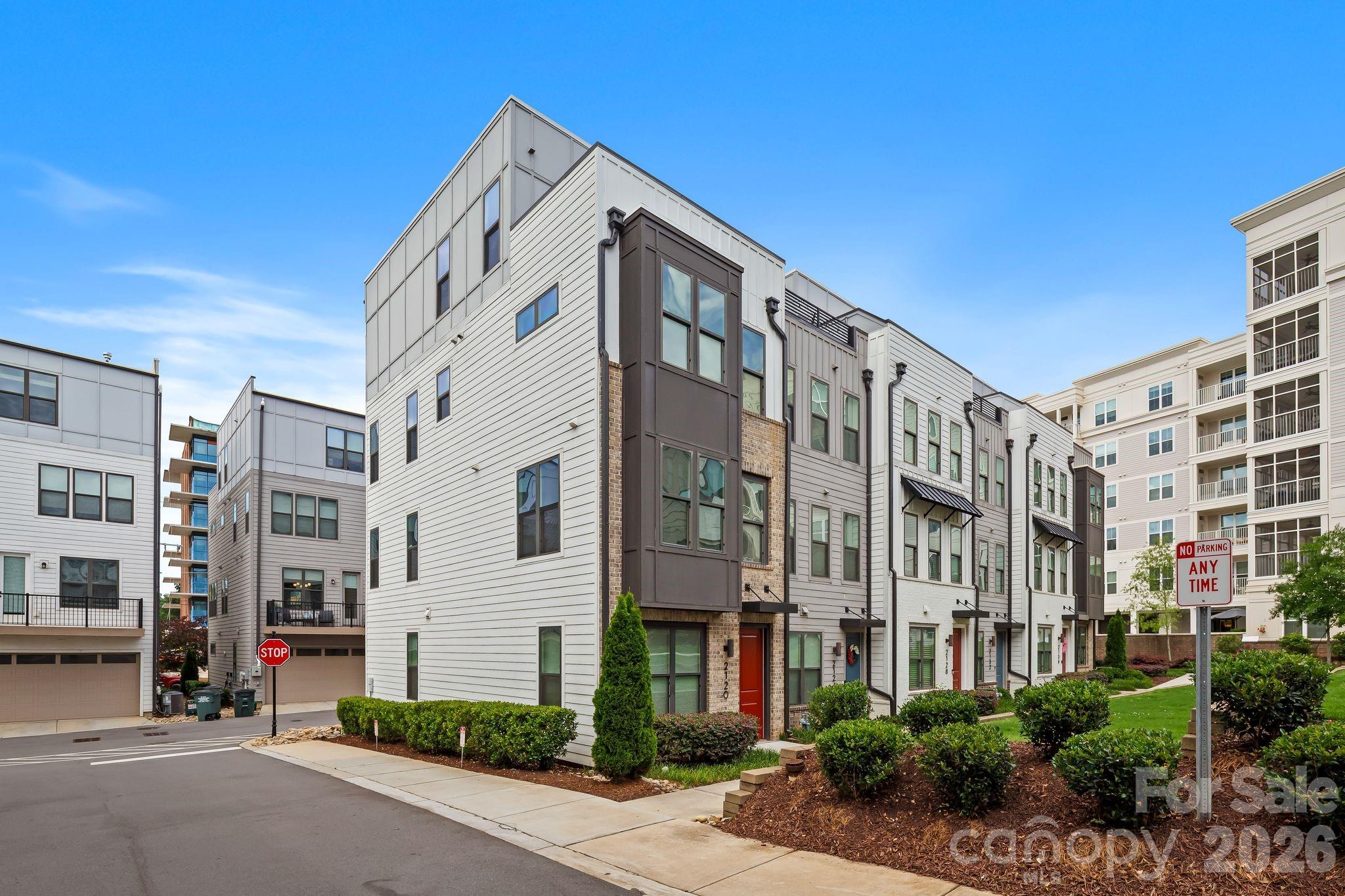 2120 Terwilliger Terrace