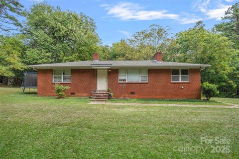 Photo of 3404 Sam Newell Road, Matthews, NC 28105 (MLS # 4302472)