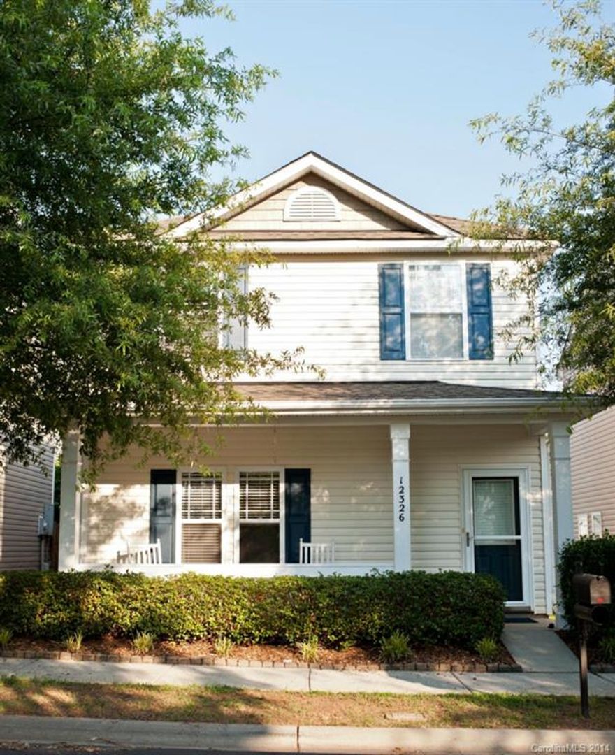 Stylish 3 bedroom 2.5 single family house in excellent Huntersville location.  2 story, approx. 1500 sq. ft. house.  Master bedroom upstairs with attached private bathroom and walk in closet.  Newly installed hardwood floors downstairs, custom closets, stainless steel appliances, W&D included. Great community and neighborhood lawncare is included.  Located minutes to I-77, shopping and dining at at Rosedale, Novant Health Huntersville medical center.  Available 8/1/14. No dogs, cats considered. Deposit 1 month rent, non-refundable pet deposit $300 if applicable.  $25 application fee